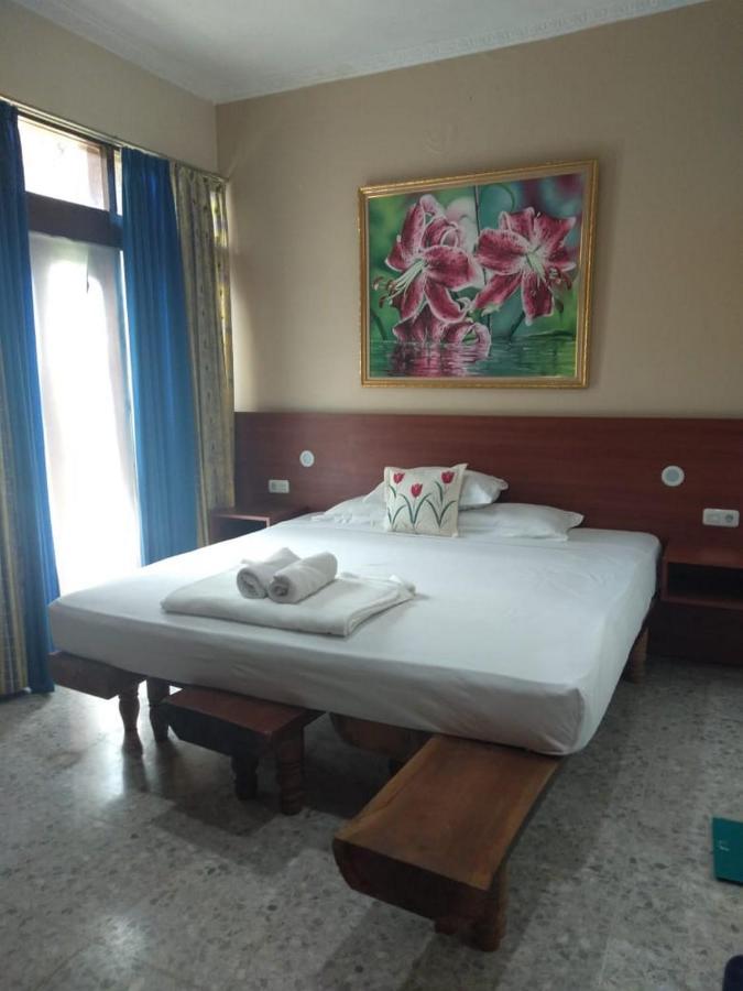 Hotel Mango House Semarang Redpartner Exteriér fotografie